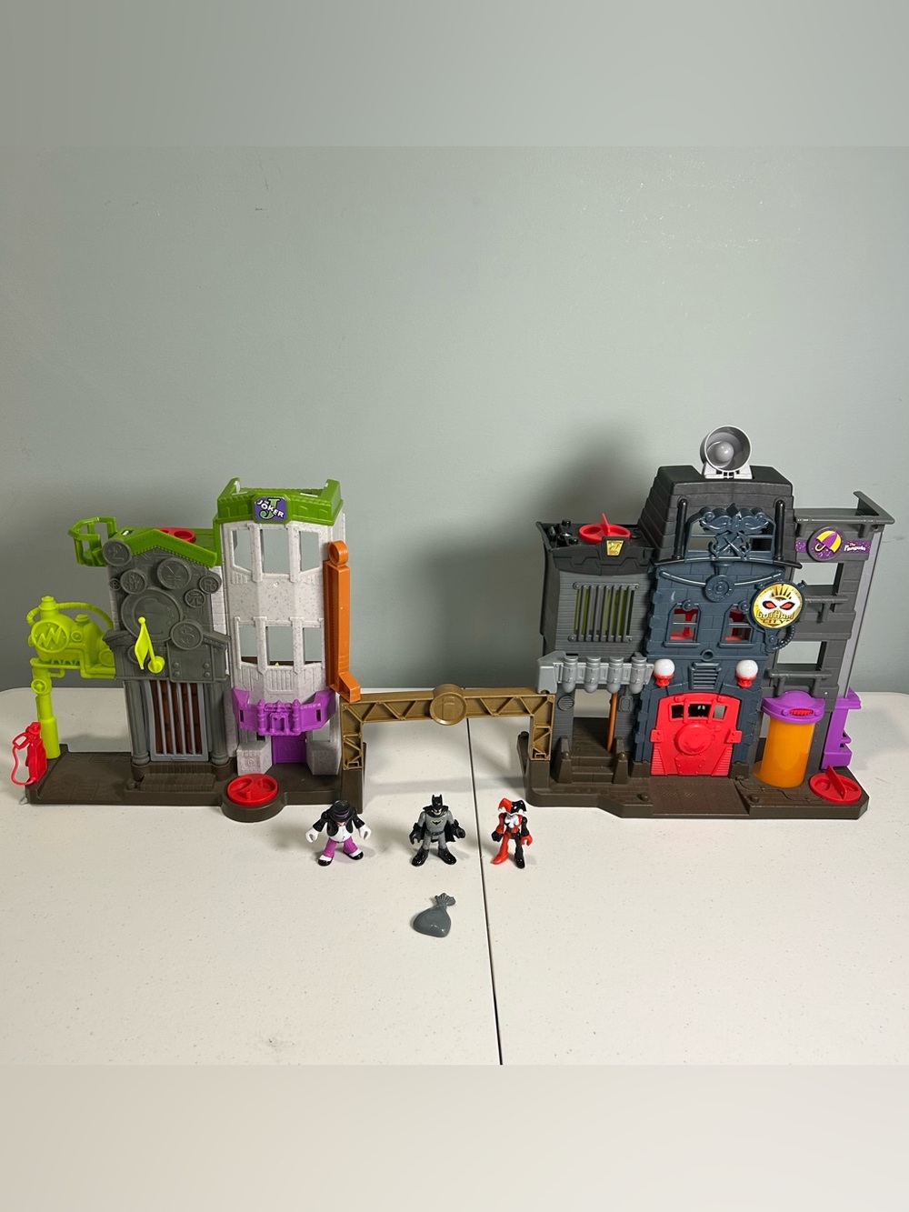 Fisher-Price Imaginext DC Super Friends Crime Alley Action Figure Play Set